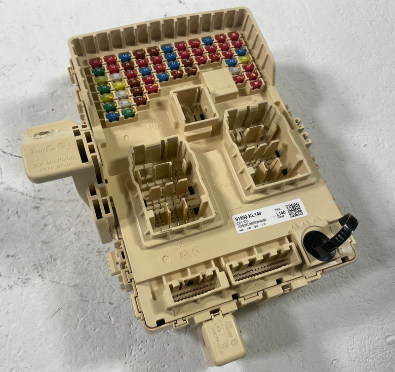 Load image into Gallery viewer, 2023-2025 HYUNDAI IONIQ 6 DASH DASHBOARD FUSE RELAY JUNCTION BOX BLOCK # 112281
