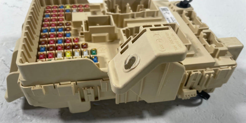 Load image into Gallery viewer, 2023-2025 HYUNDAI IONIQ 6 DASH DASHBOARD FUSE RELAY JUNCTION BOX BLOCK # 112281

