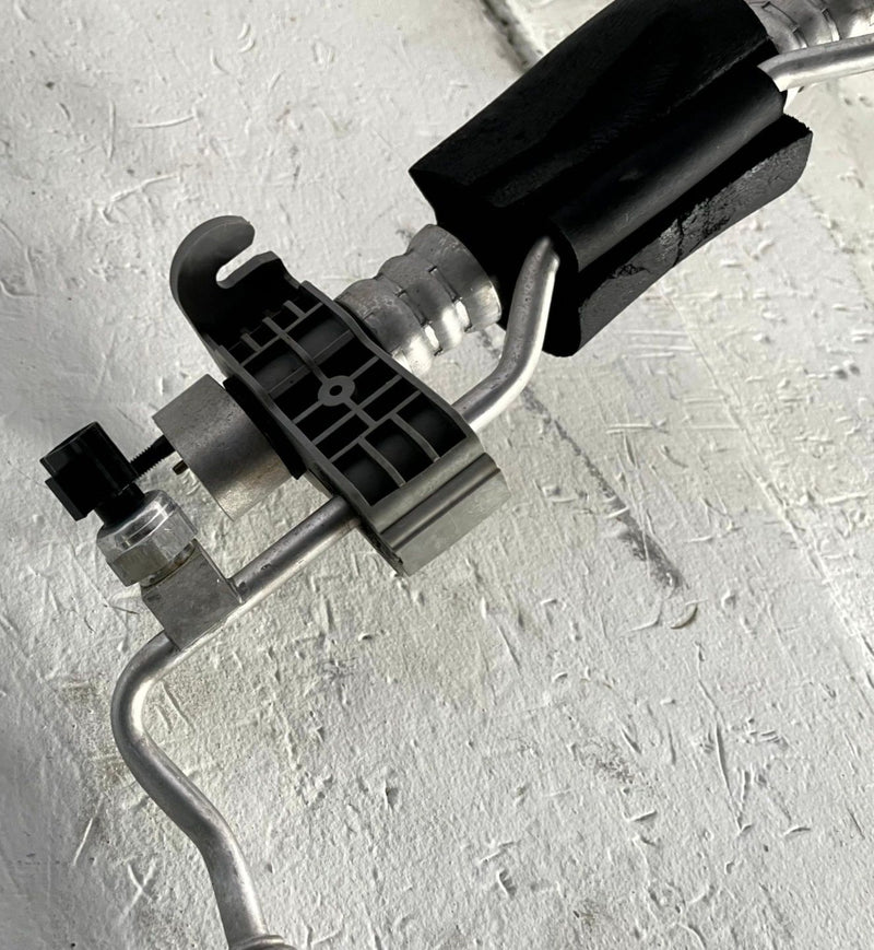 Load image into Gallery viewer, 2018 - 2023 KIA STINGER AC AIR CONDITIONING LIQUID HOSE PIPE LINE 3.3L # 110779
