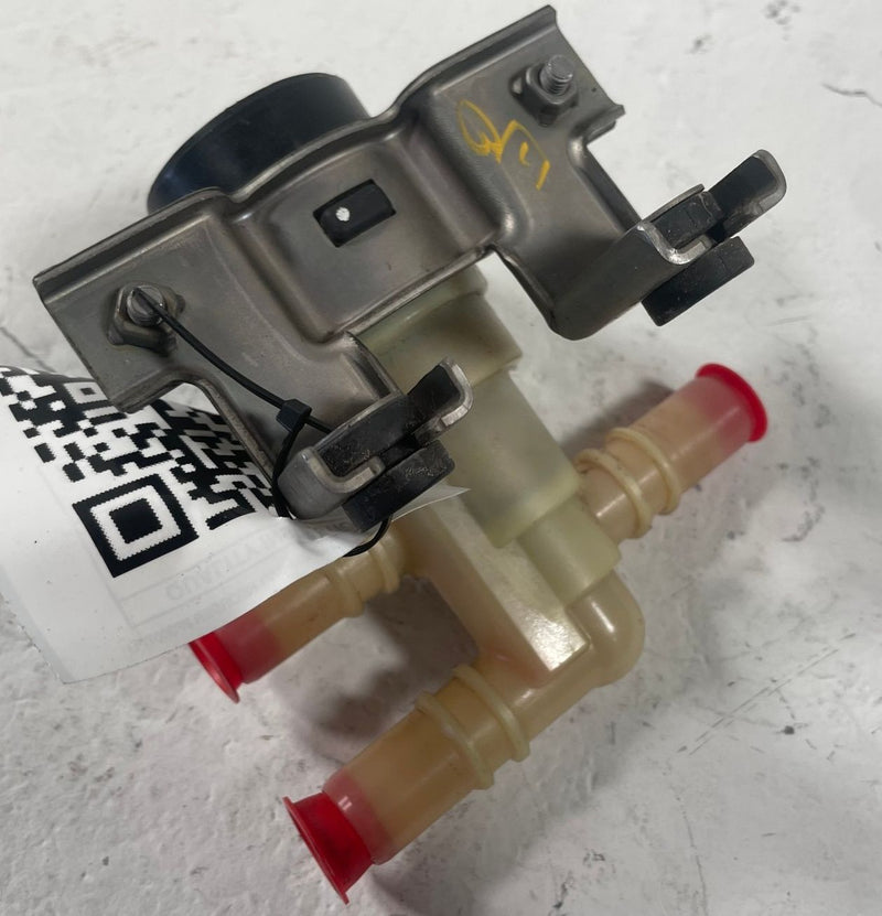 Load image into Gallery viewer, 2023-2025 HYUNDAI IONIQ 6 HVAC A/C 3-WAY HEATER WATER CONTROL VALVE # 112268
