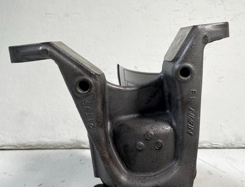 Load image into Gallery viewer, 2016-2022 ACURA ILX FWD FRONT RIGHT ENGINE FRAME MOTOR MOUNT BRACKET # 113645
