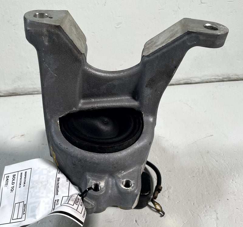 Load image into Gallery viewer, 2016-2022 ACURA ILX FWD FRONT RIGHT ENGINE FRAME MOTOR MOUNT BRACKET # 113645
