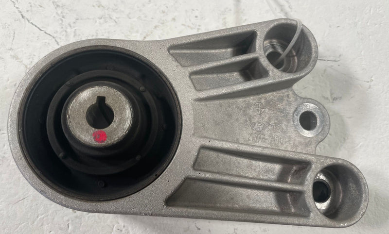 Load image into Gallery viewer, 22-25 HYUNDAI IONIQ 5 6 REAR RIGHT ENGINE MOTOR SUPPORT MOUNT BRACKET # 112275
