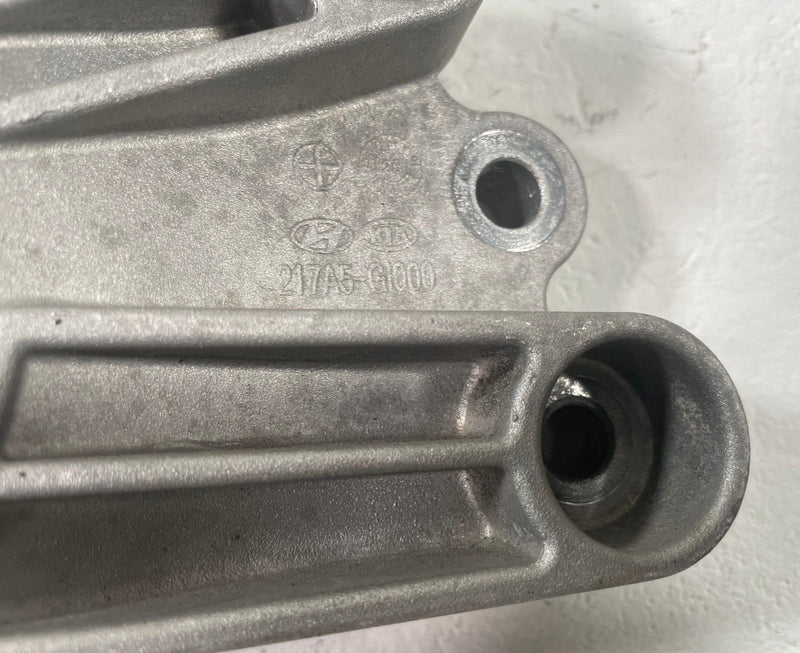 Load image into Gallery viewer, 22-25 HYUNDAI IONIQ 5 6 REAR RIGHT ENGINE MOTOR SUPPORT MOUNT BRACKET # 112275
