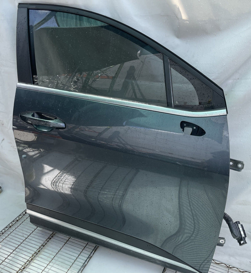 Load image into Gallery viewer, KIA SPORTAGE FRONT RIGHT SIDE DOOR SHELL ASSEMBLY CHARCOAL (KDG) 23-26 # 113315
