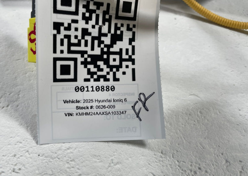 Load image into Gallery viewer, 23-25 HYUNDAI IONIQ 6 FRONT RIGHT PASSENGER SIDE SEAT AIRBAG 80620-KL000 #110880
