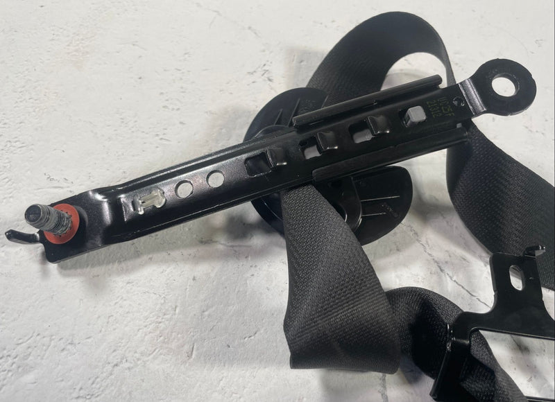 Load image into Gallery viewer, 2023 - 2025 HYUNDAI IONIQ 6 FRONT LEFT DRIVER SIDE SEAT BELT RETRACTOR # 112265
