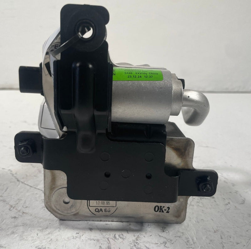 Load image into Gallery viewer, 23-25 HYUNDAI IONIQ 6 A/C HEATER EVAPORATOR CORE COOLER CHILLER &amp; VALVE #112254
