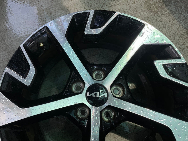 Load image into Gallery viewer, KIA SPORTAGE 18x7-1/2 5 SPOKE MACHINED FACE ALLOY WHEEL RIM 2023-2025 # 113320
