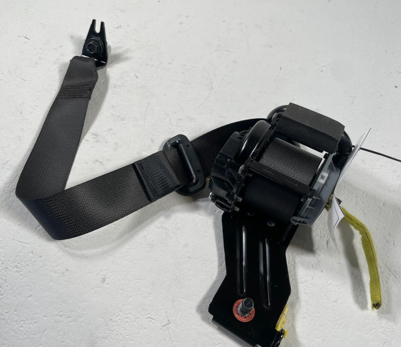 Load image into Gallery viewer, 2023 - 2025 HYUNDAI IONIQ 6 REAR RIGHT PASSENGER SIDE SEATBELT RETRACTOR #110882
