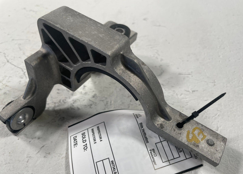 Load image into Gallery viewer, 2023 - 2025 HYUNDAI IONIQ 6 ELECTRIC COOLANT COOLING WATER PUMP BRACKET # 112251
