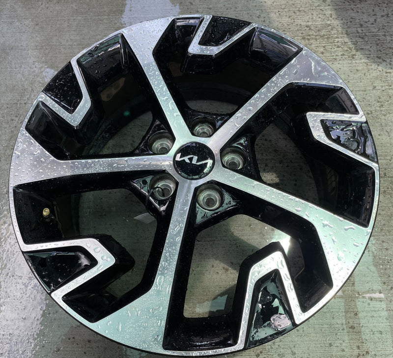 Load image into Gallery viewer, KIA SPORTAGE 18x7-1/2 5 SPOKE MACHINED FACE ALLOY WHEEL RIM 2023-2025 # 113319

