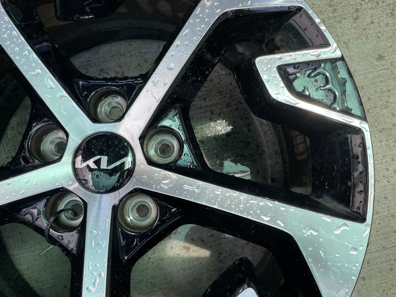 Load image into Gallery viewer, KIA SPORTAGE 18x7-1/2 5 SPOKE MACHINED FACE ALLOY WHEEL RIM 2023-2025 # 113319
