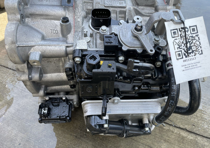 Load image into Gallery viewer, KIA SPORTAGE FWD AUTOMATIC TRANSMISSION ASSEMBLY 2.5L 15K MILES 23-25 # 113317
