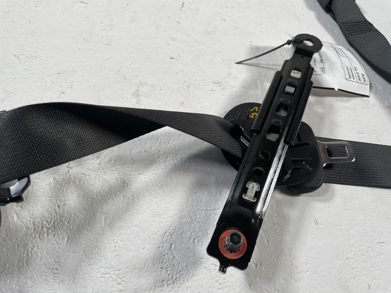 Load image into Gallery viewer, 2023 - 2025 HYUNDAI IONIQ 6 FRONT LEFT DRIVER SIDE SEAT BELT RETRACTOR # 110870
