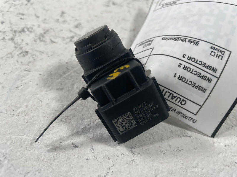 Load image into Gallery viewer, 2022-2025 HYUNDAI IONIQ 5 REAR BUMPER PARKING AID ASSIST PDC SENSOR # 112285
