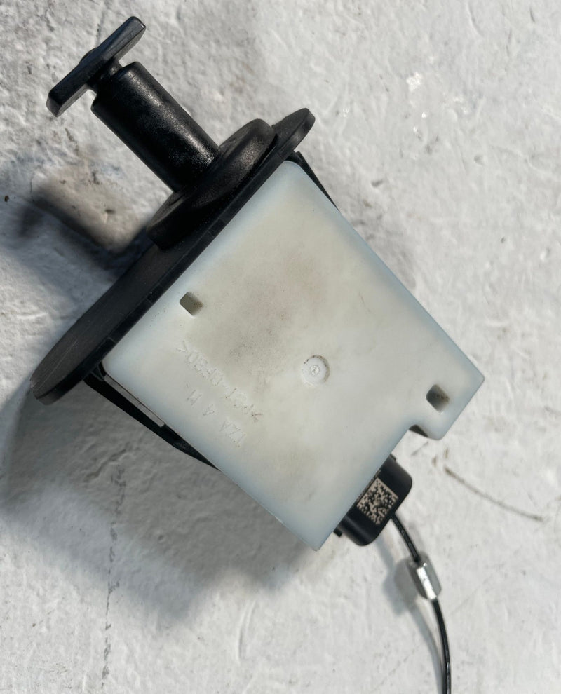 Load image into Gallery viewer, 2023-2025 HONDA ACCORD FUEL FILLER DOOR LID LOCK LATCH ACTUATOR W/ CABLE #109524
