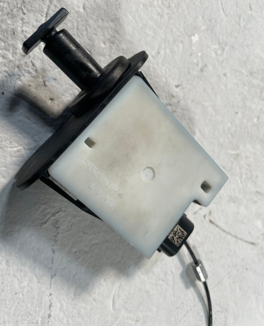 2023-2025 HONDA ACCORD FUEL FILLER DOOR LID LOCK LATCH ACTUATOR W/ CABLE