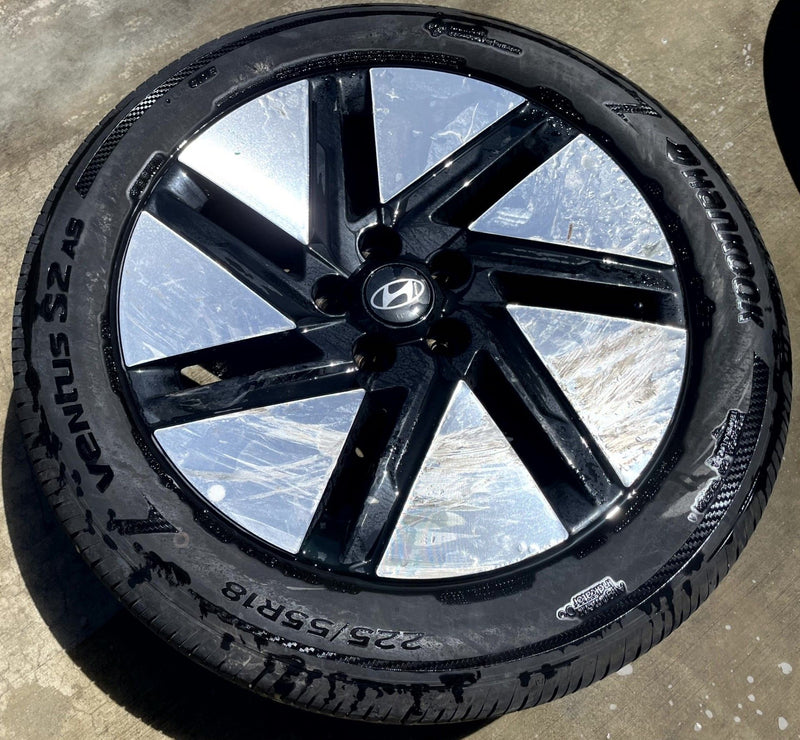 Load image into Gallery viewer, HYUNDAI IONIQ 6 18x7.5 BLACK 7-SLOT ALLOY WHEEL RIM W/TIRE (ONLY#1) 23-25 110917
