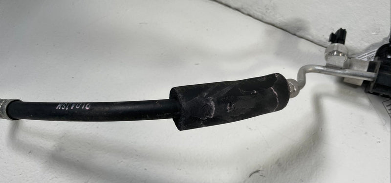Load image into Gallery viewer, 2019-2025 GENESIS G70 AC A/C AIR CONDITIONING SUCTION &amp; LIQUID PIPE LINE #104354
