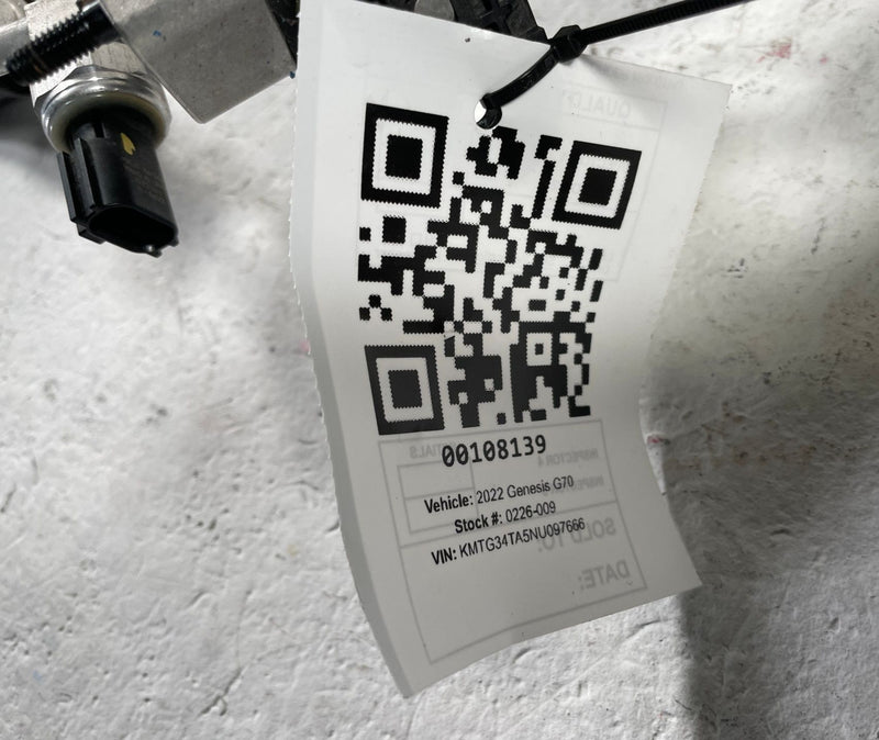 Load image into Gallery viewer, 2019-2025 GENESIS G70 AC A/C AIR CONDITIONING SUCTION &amp; LIQUID PIPE LINE #104354
