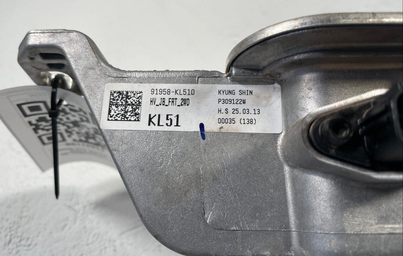 Load image into Gallery viewer, 2023 - 2025 HYUNDAI IONIQ 6 HIGH VOLTAGE JUNCTION BOX CONTROL MODULE # 110853
