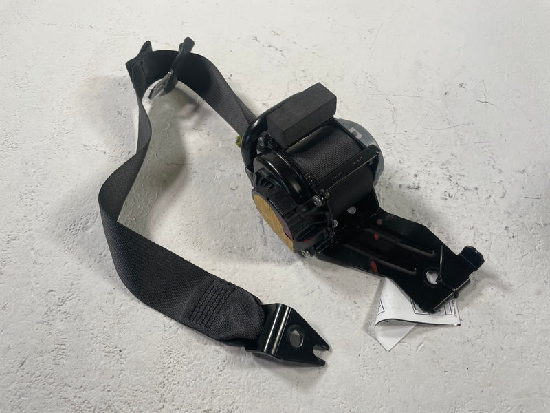 Load image into Gallery viewer, 2023-2025 HYUNDAI IONIQ 6 REAR RIGHT PASSENGER SIDE SEATBELT RETRACTOR # 112262
