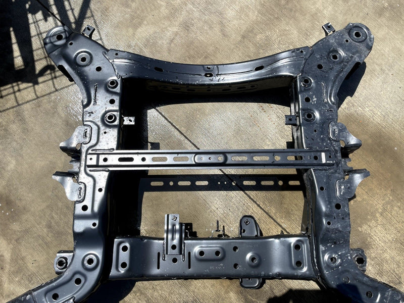 Load image into Gallery viewer, 23-25 HYUNDAI IONIQ 6 RWD FRONT SUSPENSION SUBFRAME CROSSMEMBER CRADLE # 110919
