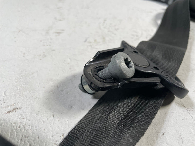 Load image into Gallery viewer, 2018-2023 FORD MUSTANG CONVERTIBLE FRONT RIGHT SIDE SEAT BELT RETRACTOR #113465
