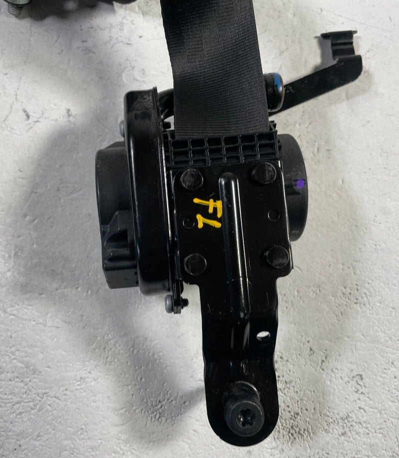 Load image into Gallery viewer, 18-23 FORD MUSTANG FRONT LEFT DRIVER SIDE SEAT BELT SEATBELT RETRACTOR # 113484
