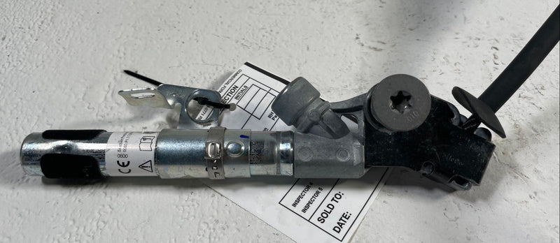 Load image into Gallery viewer, 18-23 FORD MUSTANG FRONT LEFT DRIVER SIDE SEAT BELT SEATBELT RETRACTOR # 113484

