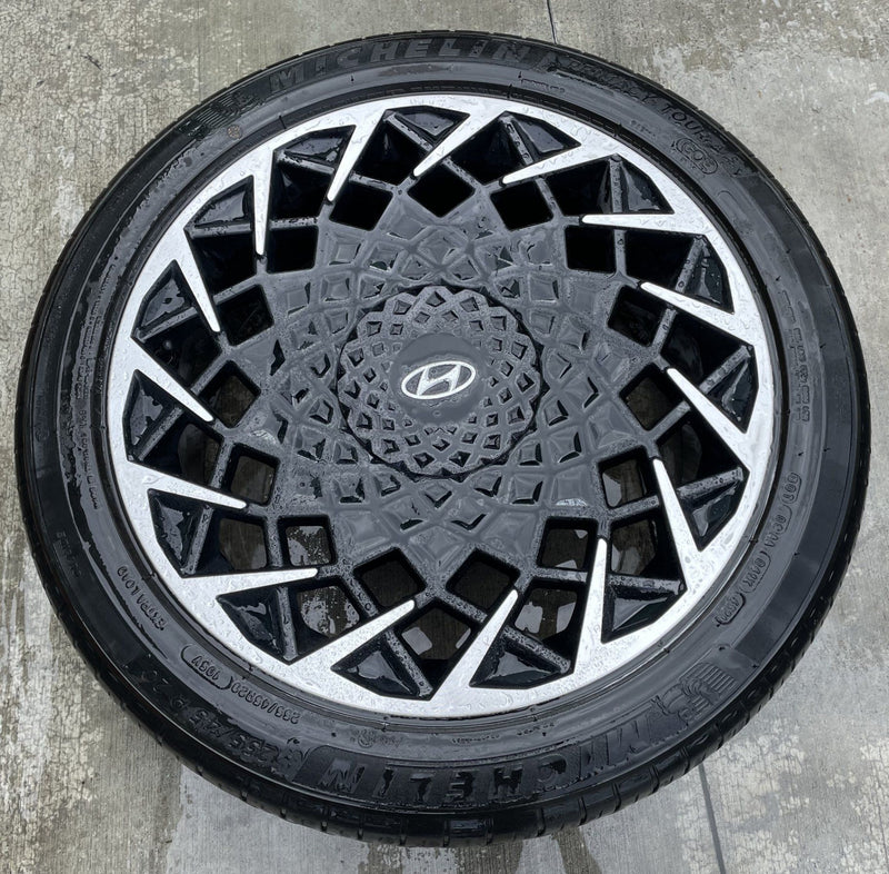 Load image into Gallery viewer, HYUNDAI IONIQ 5 20x8.5 BLACK ALLOY WHEEL RIM W/TIRE (ONLY#1) 2022-2024 # 108595
