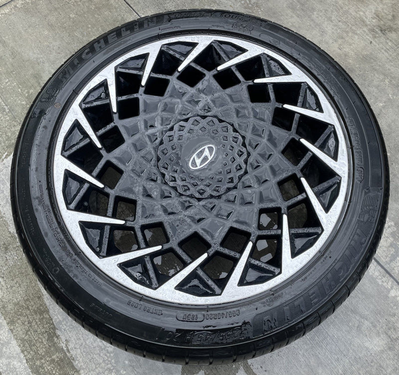Load image into Gallery viewer, HYUNDAI IONIQ 5 20x8.5 BLACK ALLOY WHEEL RIM W/TIRE (ONLY#1) 2022-2024 # 108595
