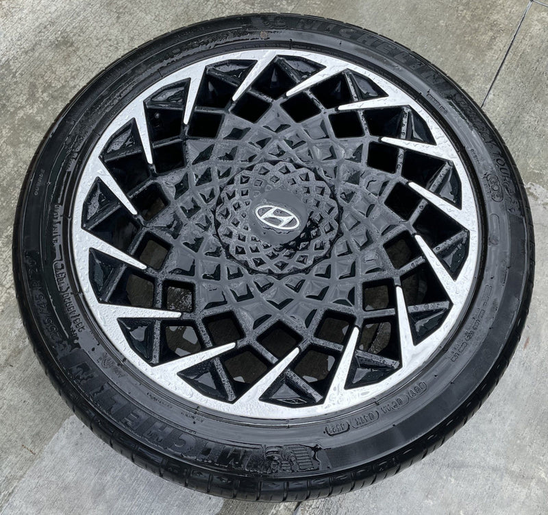 Load image into Gallery viewer, HYUNDAI IONIQ 5 20x8.5 BLACK ALLOY WHEEL RIM W/TIRE (ONLY#1) 2022-2024 # 108595
