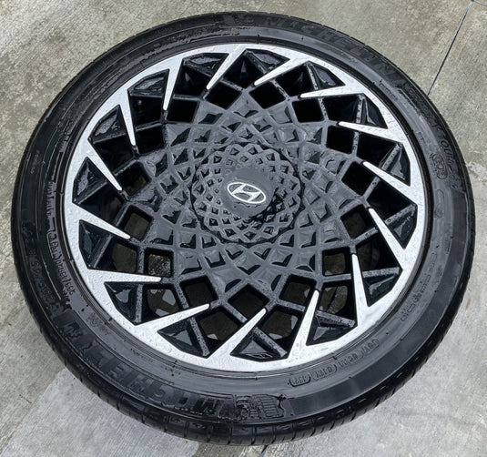 HYUNDAI IONIQ 5 20x8.5 BLACK ALLOY WHEEL RIM W/TIRE (ONLY#1) 2022-2024 # 108595