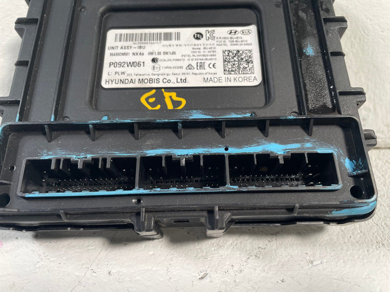 Load image into Gallery viewer, 2022-2024 HYUNDAI TUCSON ENGINE &amp; BODY CONTROL MODULE ECM BCM W/ KEY FOB #113712
