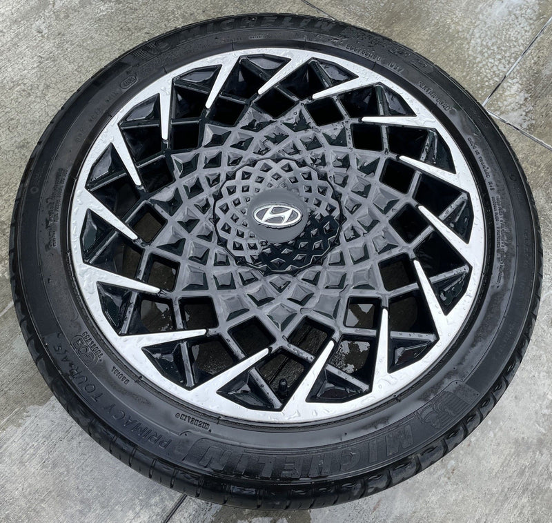 Load image into Gallery viewer, HYUNDAI IONIQ 5 20x8.5 BLACK ALLOY WHEEL RIM W/TIRE (ONLY#1) 2022-2024 # 108596
