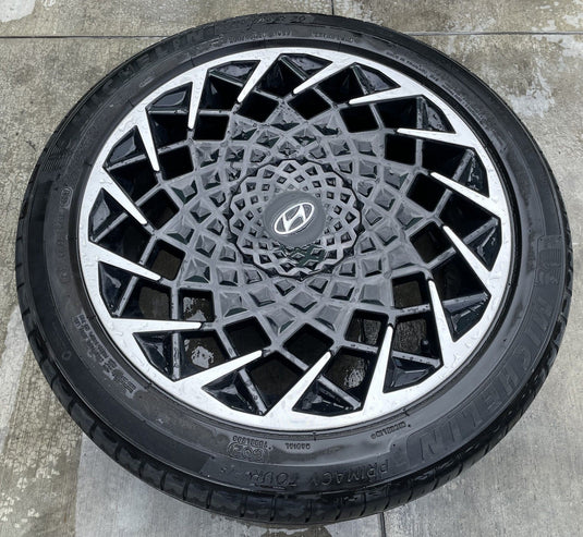 HYUNDAI IONIQ 5 20x8.5 BLACK ALLOY WHEEL RIM W/TIRE (ONLY#1) 2022-2024 # 108596