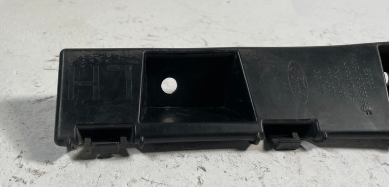 Load image into Gallery viewer, 15-23 FORD MUSTANG FRONT LEFT DRIVER ROCKER MOLDING RETAINER BRACKET # 113474
