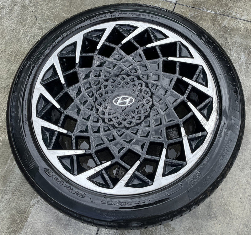 Load image into Gallery viewer, HYUNDAI IONIQ 5 20x8.5 BLACK ALLOY WHEEL RIM W/TIRE (ONLY#1) 2022-2024 # 108597

