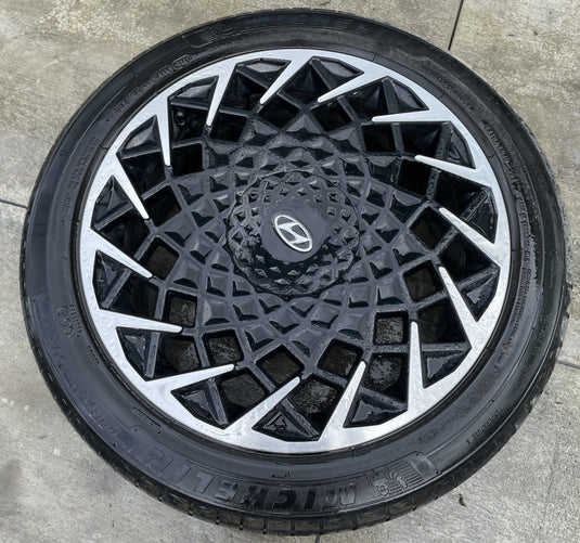 HYUNDAI IONIQ 5 20x8.5 BLACK ALLOY WHEEL RIM W/TIRE (ONLY#1) 2022-2024 # 108598
