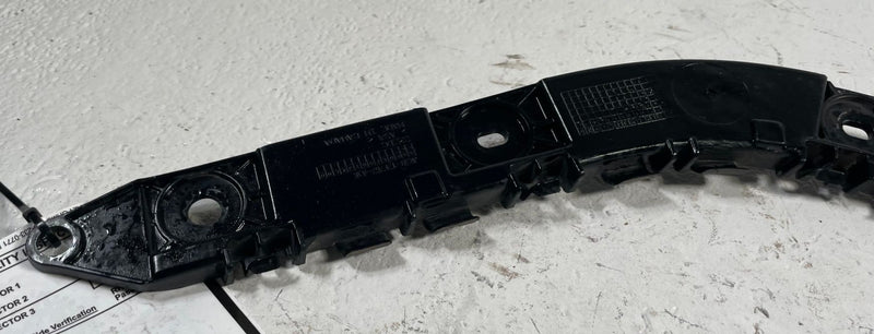 Load image into Gallery viewer, 2018 - 2023 FORD MUSTANG REAR LEFT DRIVER BUMPER MOUNT SUPPORT BRACKET # 113471
