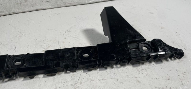 Load image into Gallery viewer, 2018 - 2023 FORD MUSTANG REAR LEFT DRIVER BUMPER MOUNT SUPPORT BRACKET # 113471
