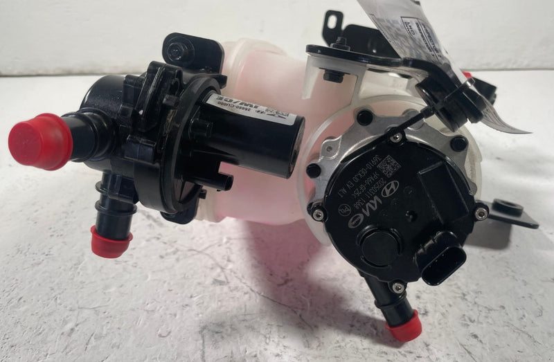 Load image into Gallery viewer, 23-25 HYUNDAI IONIQ 5 6 RWD RADIATOR TANK RESERVOIR W/ PUMP &amp; CHANGEOVER #112296
