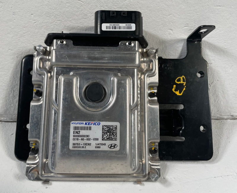 Load image into Gallery viewer, 2023 - 2025 HYUNDAI IONIQ 6 VCU VEHICLE CONTROL MODULE UNIT W/ BRACKET # 110860
