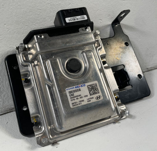 2023 - 2025 HYUNDAI IONIQ 6 VCU VEHICLE CONTROL MODULE UNIT W/ BRACKET