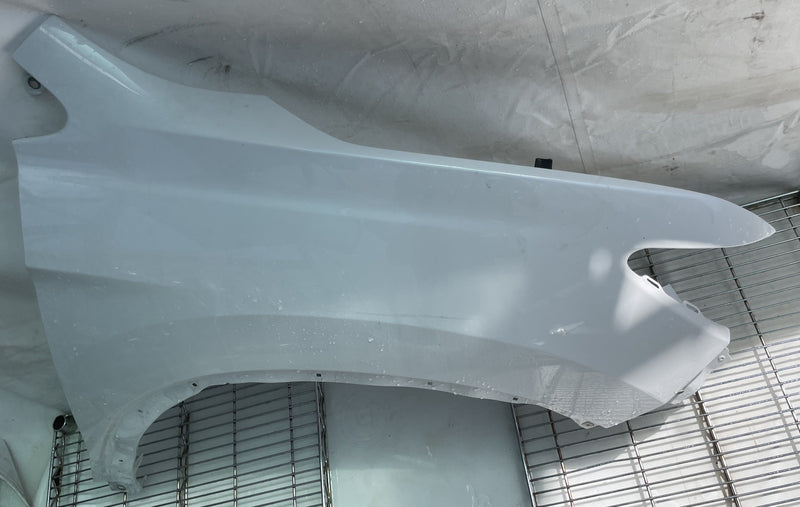 Load image into Gallery viewer, HONDA PASSPORT FRONT RIGHT SIDE FENDER ASSEMBLY WHITE (NH883P) 2022-2025 #113447
