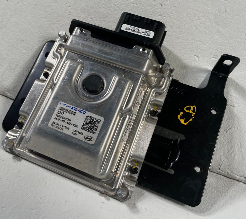 Load image into Gallery viewer, 2023 - 2025 HYUNDAI IONIQ 6 VCU VEHICLE CONTROL MODULE UNIT W/ BRACKET # 110860
