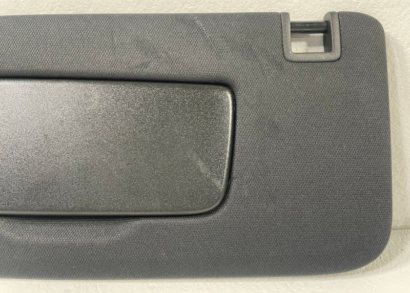 Load image into Gallery viewer, 25-26 CHEVROLET EQUINOX FRONT LEFT DRIVER SIDE SUN VISOR W/ MIRROR 1.5L # 112343
