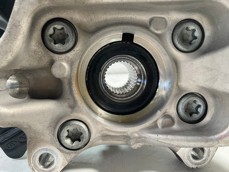 Load image into Gallery viewer, 22-26 HYUNDAI TUCSON FWD FRONT LEFT DRIVER SIDE SPINDLE KNUCKLE &amp; HUB # 113730
